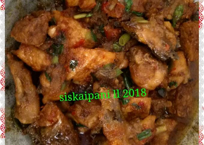 Ayam kecap campur tahu