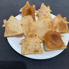 A picture of Puri in Heart and hut shape.