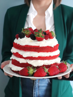Una foto de Red velvet con frutos rojos