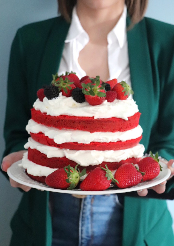 Una foto de Red velvet con frutos rojos