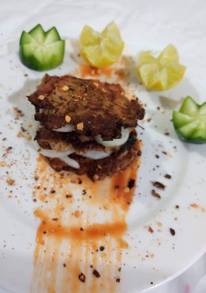 A picture of Beef chapli kabab.
