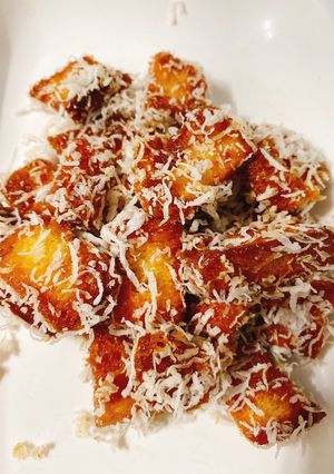 Hình của món Bánh mì ngào bơ sữa phủ dừa.
