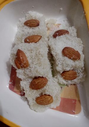 A picture of Coconut burfi.