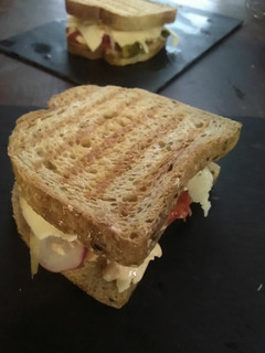 Una foto de Sándwich frío de Atún y Escalivada