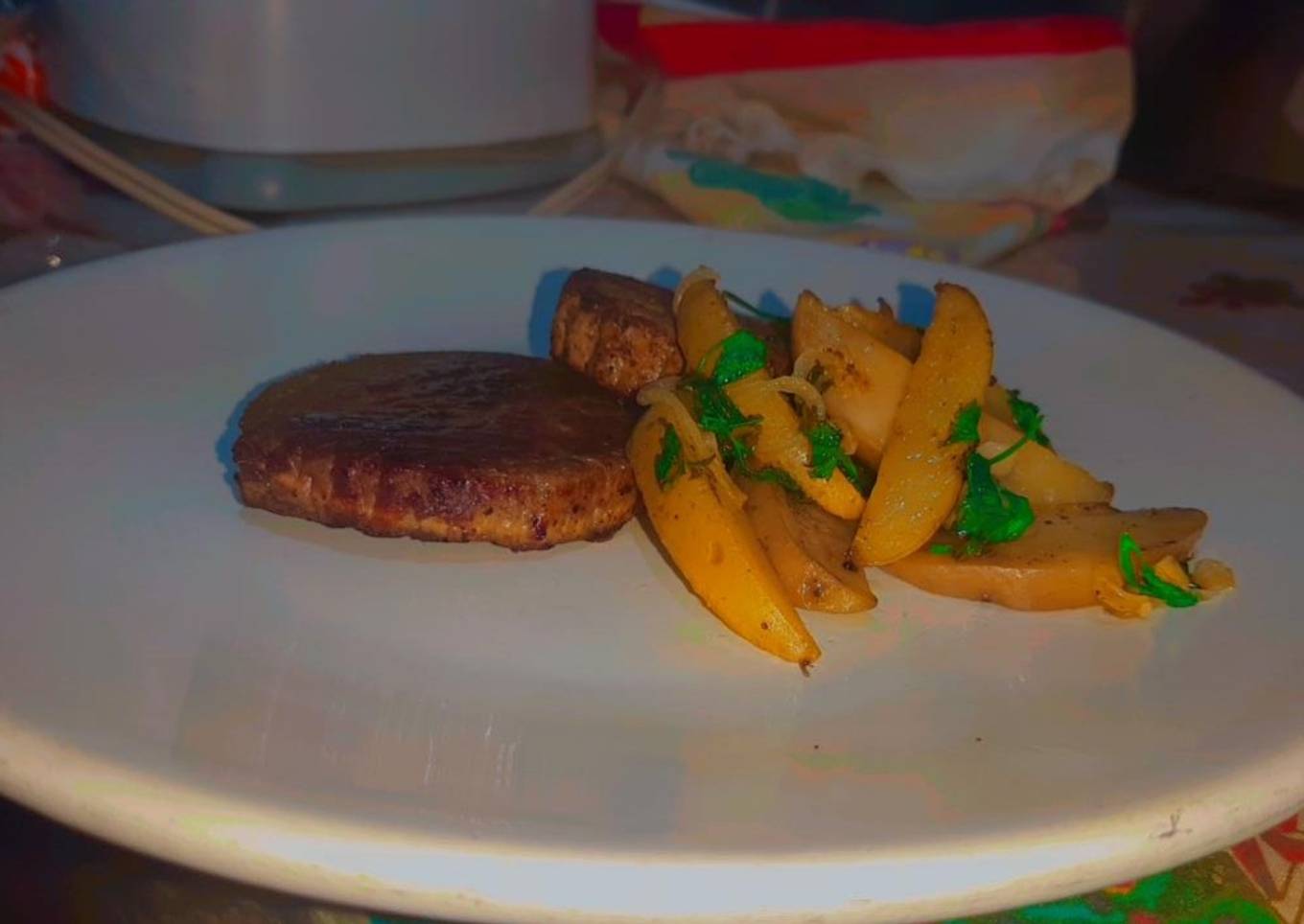 Filete al perejil con papas rústicas