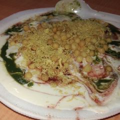 A picture of Papri chaat.