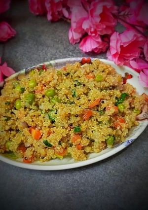 A picture of Qninoa upma.