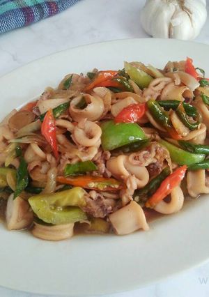 Foto resep Oseng Cumi Saus Tiram Pedas