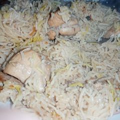 A picture of Mother's special chicken pulao.
