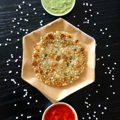 A picture of Sabudana Thalipeeth.