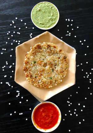 A picture of Sabudana Thalipeeth.