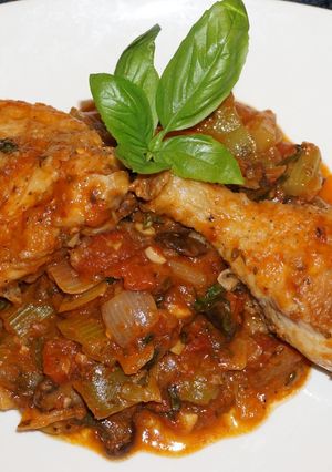 Una foto de POLLO CRIOLLO LUISIANA. JON STYLE