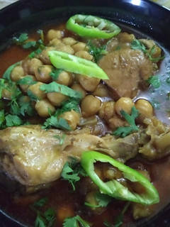 A picture of Murgh chole.