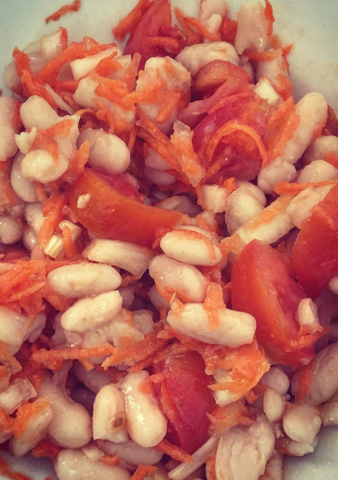 Una foto de Ensalada de alubia de bote