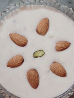 कश्मीरी फिरनी (Kashmiri Phirni Recipe In Hindi) रेसिपी मुख्य फोटो