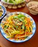 Gỏi Xoài Cà Rốt Rau Răm Trộn Khô Cá Sặc