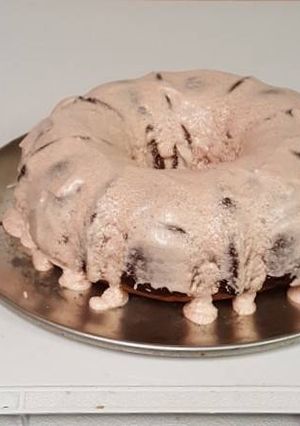 A picture of Cranberry Sauce Cake.