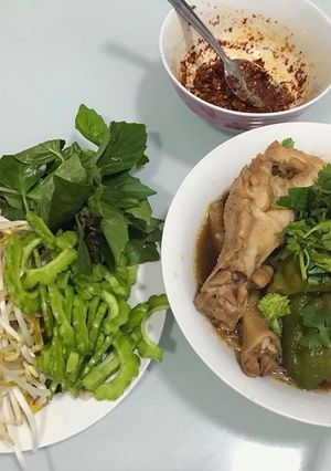 รูปของ ก๋วยเตี๋ยวไก่ตุ๋นมะระ