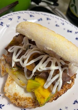 牛肉酪梨馬芬堡 的食譜成品照片