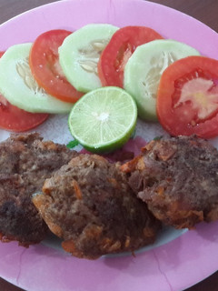 Una foto de Tortitas de carne con zanahoria MUY Fácil