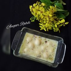 A picture of Angoor rabdi.