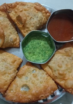 ચાટ સમોસા (Chaat Samosa Recipe In Gujarati) રેસીપી મુખ્ય ફોટો