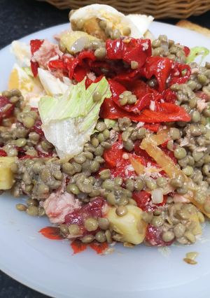 Una foto de Ensalada de legumbre con pimiento