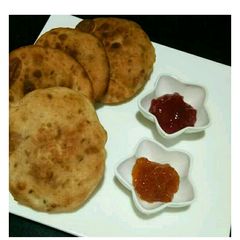 A picture of Mangalore buns.
