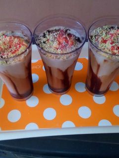 कोल्ड कॉफ़ी स्पेशल (Cold coffee special recipe in hindi) रेसिपी मुख्य फोटो