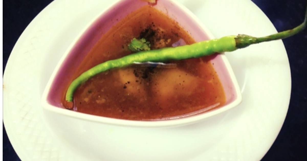 चिकन हळदीचे सूप (chicken haldiche soup recipe in marathi) रेसिपी Aparna