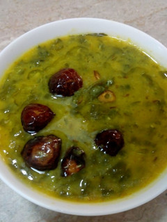 A picture of Dal palak.