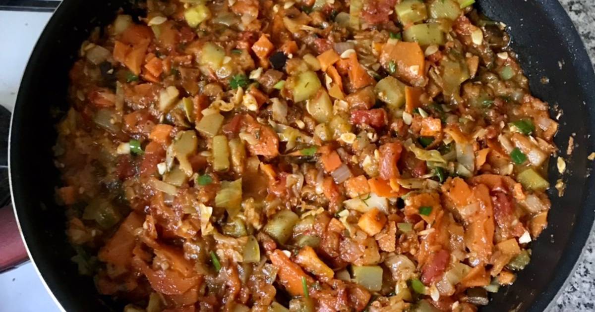 Тушеная капуста с кабачком и мясом - Рецепты в мультиварке Марины Петрушенко