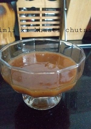 A picture of Imli ki khatti chutni.