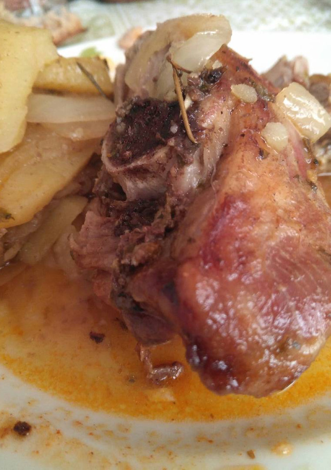 Una foto de Cordero (Ternasco) asado