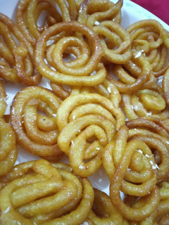 जलेबी (Jalebi recipe in Hindi) रेसिपी मुख्य फोटो
