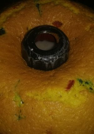 A picture of Tutti fruity lemon cake.