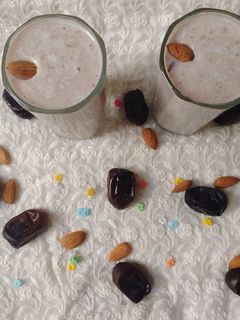 ખજૂર દૂધ(Khajur Milk Recipe in Gujarati) રેસીપી મુખ્ય ફોટો