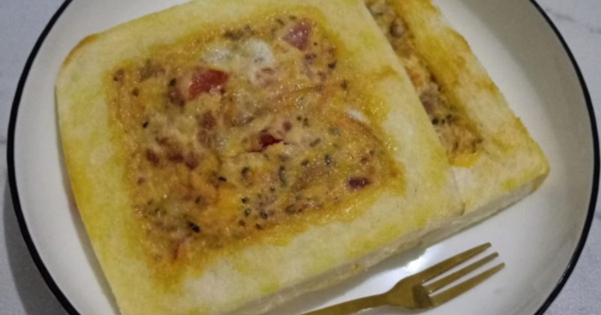 Roti bakar kornet sapi