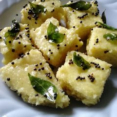 A picture of Dhokla.