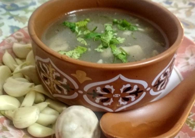 Steps to Prepare Homemade Mushroom and Garlic soup