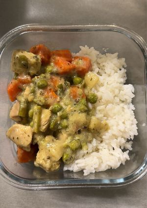Tárkonyos Zöldséges Csirkeragu Rizzsel 🍛 (Tejmentes, Gluténmentes) recept fotója