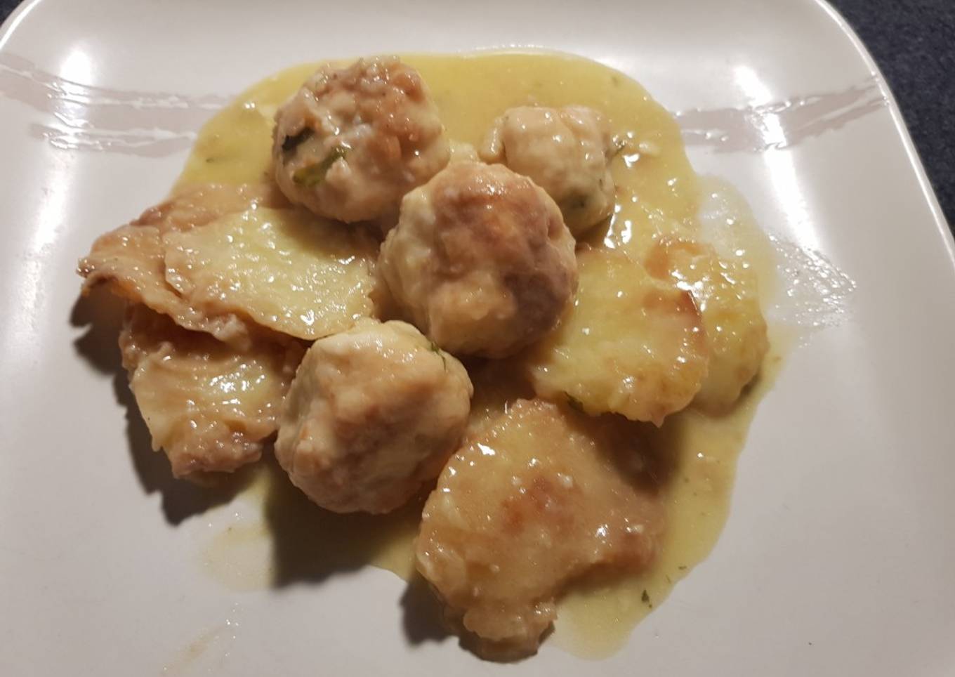 Albóndigas de pollo con papas