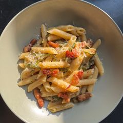 A picture of Francesco’s pork belly and zucchini pasta 🥓🥒.
