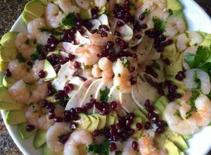 Una foto de Carpaccio de palta y hongos parrilleros