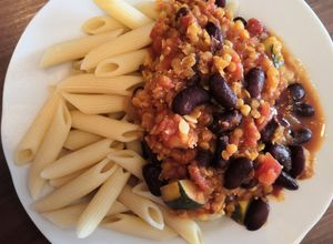 Une photo de Chili protéiné aux lentilles et haricots rouges