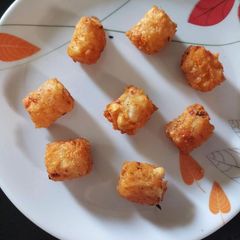 A picture of Potato chilli bites.