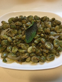 Una foto de Habas caramelizadas
