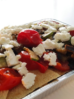 Foto di Lasagnette di pane carasau con verdure estive e feta