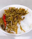 Cá cơm khô kho ăn với cháo trắng