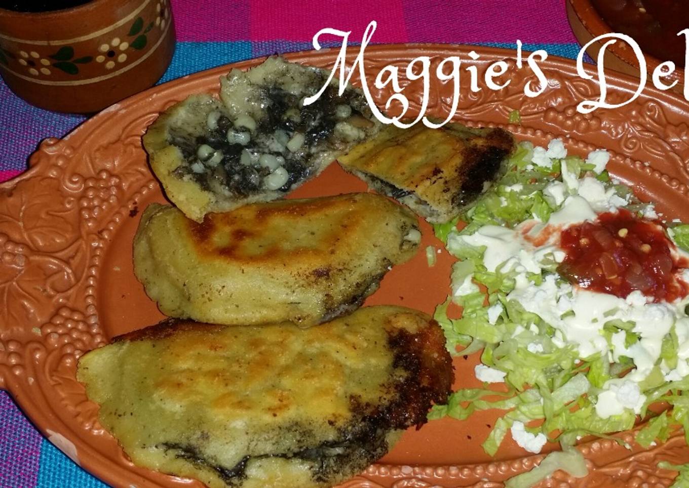 Quesadillas de maìz rellenas de huitlacoche (cuitlache)